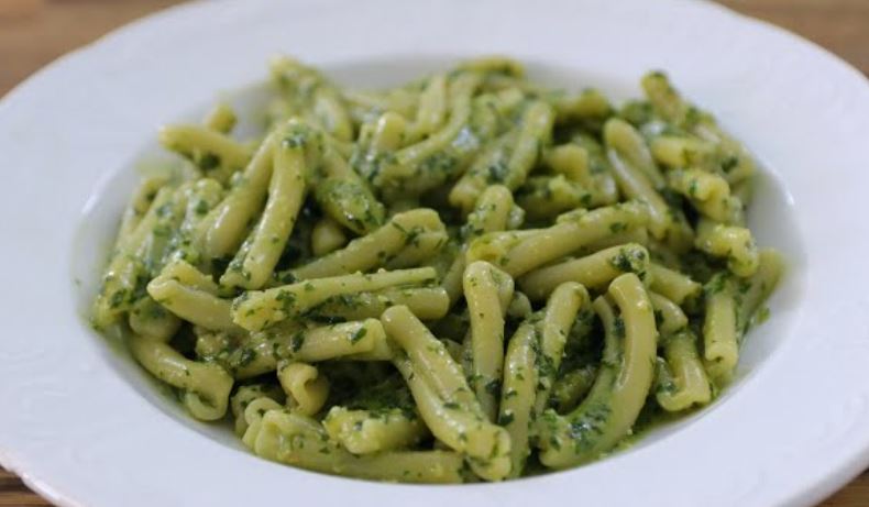 พาสต้าเพสโตซอส Pesto Pasta เมนูซอสโหระพาสุดคลาสสิค - รสรินทร์